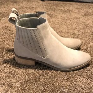 Dolce Vita Tawny Chelsea Bootie!